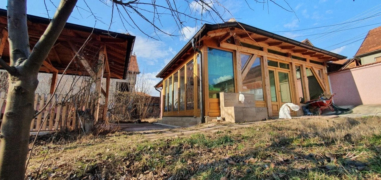 منزل خشبي بمساحة 83 م2 مع حديقة في بيرات، صربيا