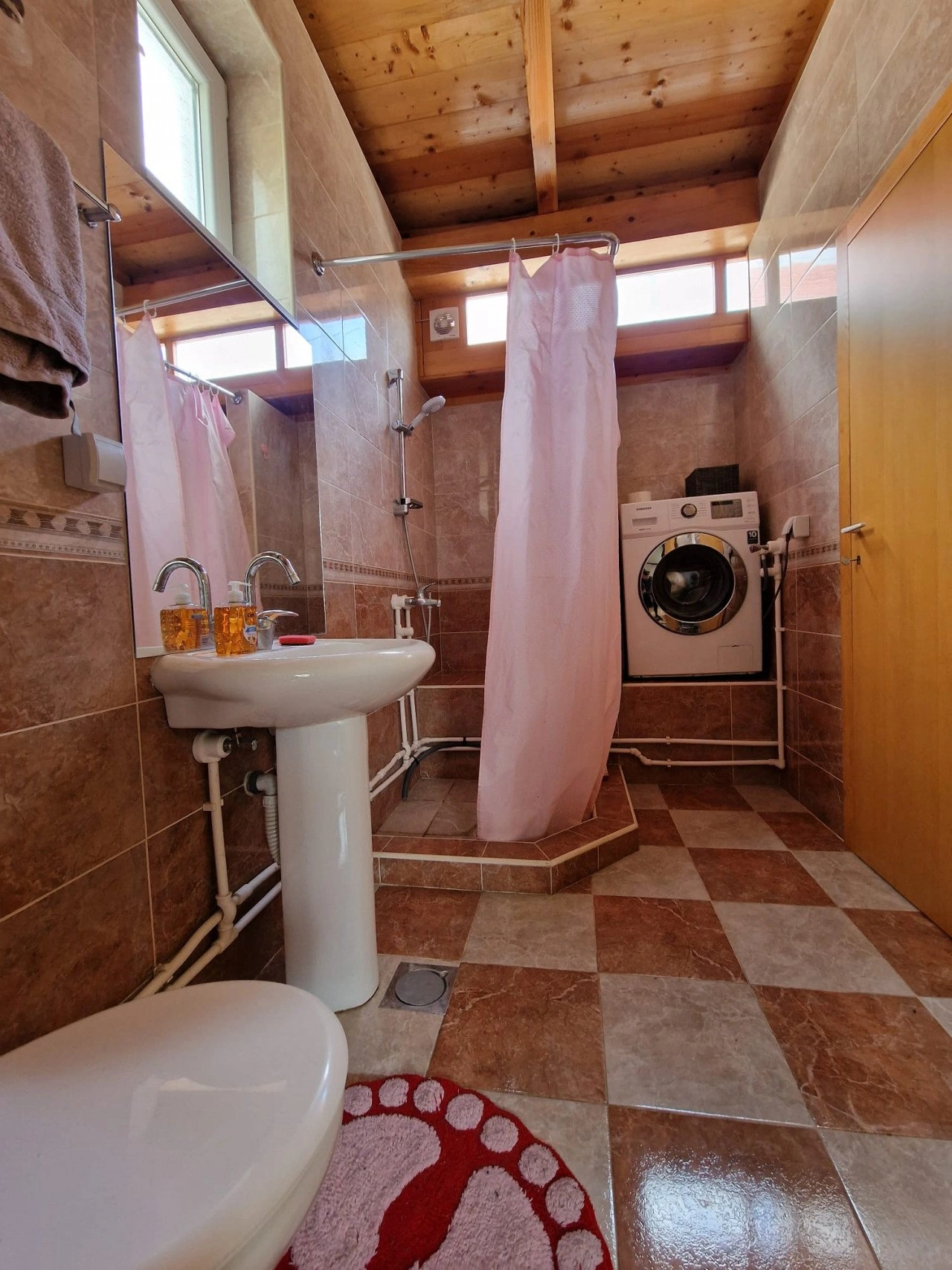 منزل خشبي بمساحة 83 م2 مع حديقة في بيرات، صربيا