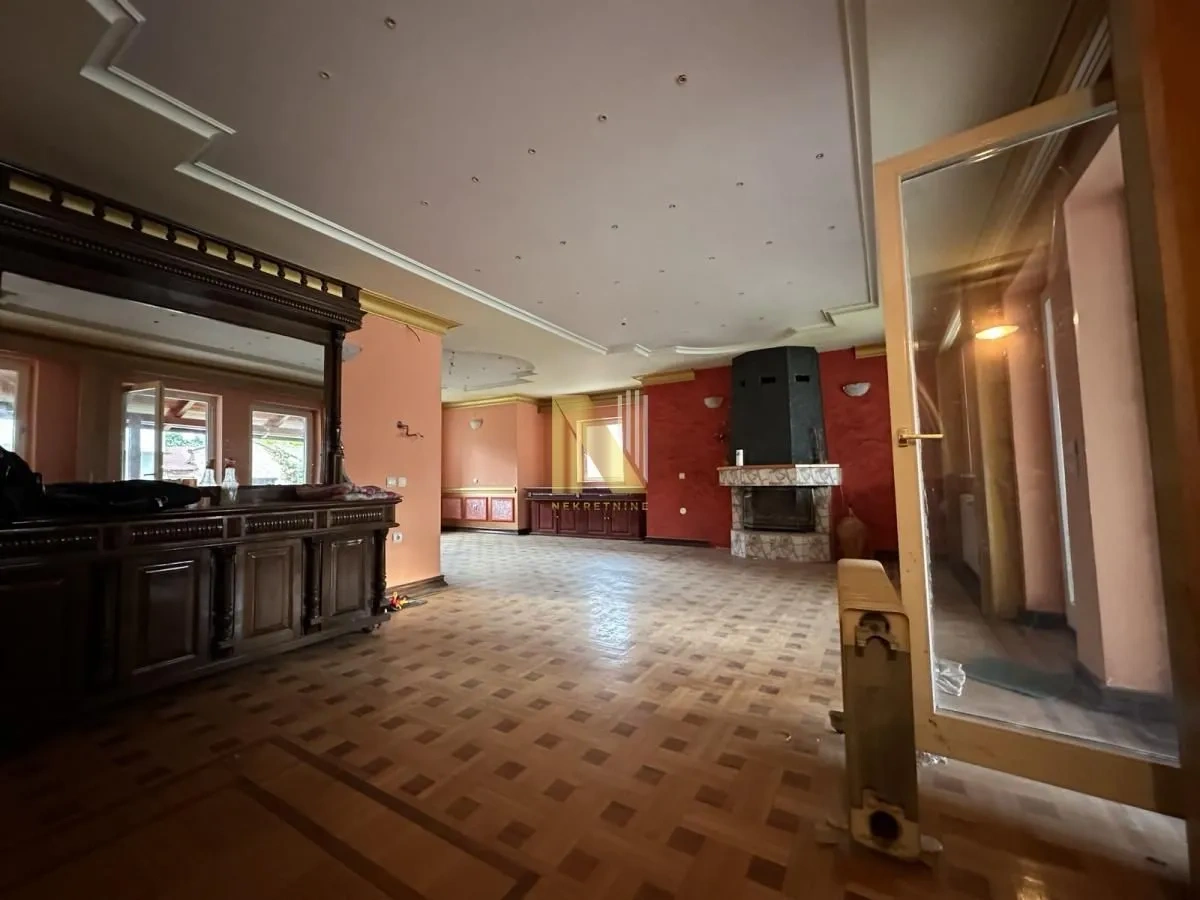 منزل مريح 800 م2 في مركز سومبور، صربيا