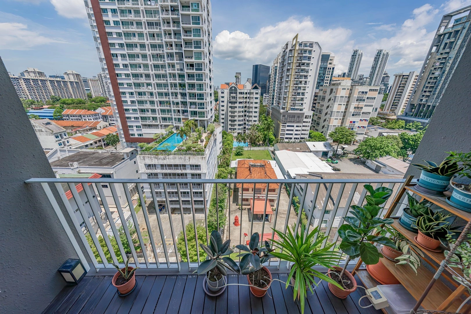 新加坡市宽敞 2+1 公寓