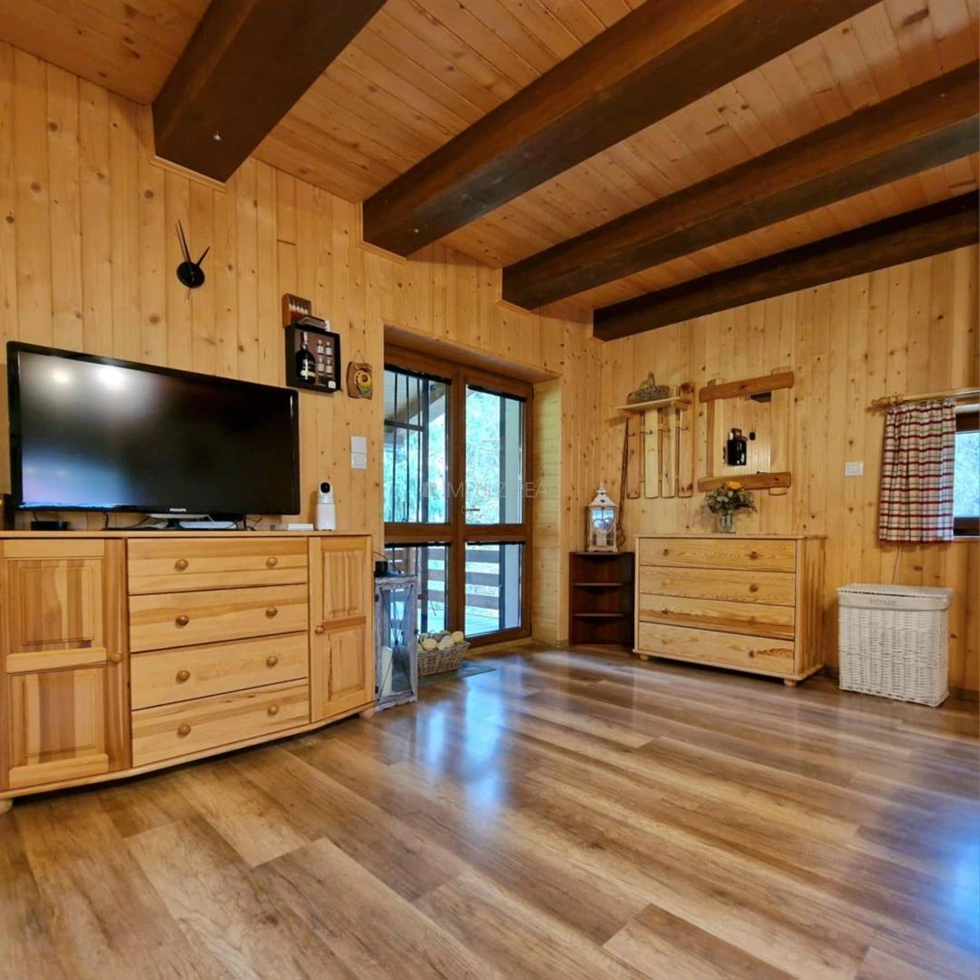 Chalé renovado 3+1 em Košice, Eslováquia