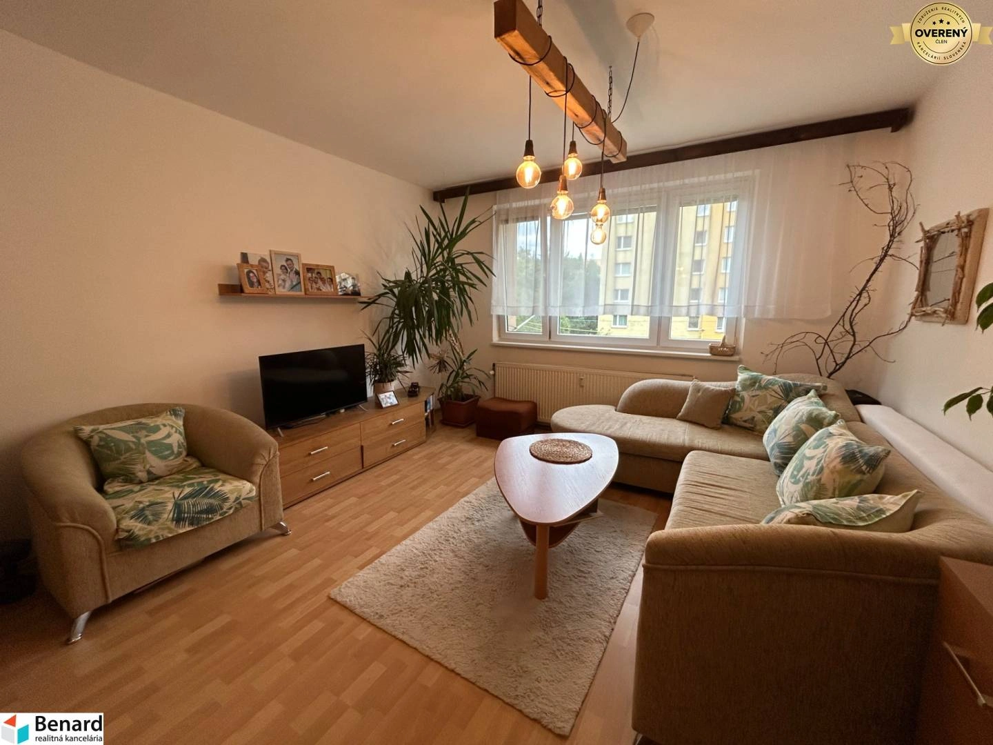 प्रेशोव, स्लोवाकिया में शांत 2+1 अपार्टमेंट