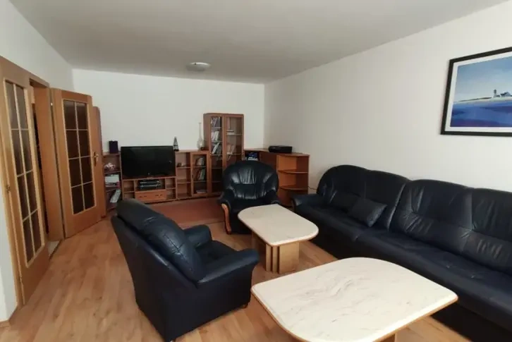 ब्रातिस्लावा, स्लोवाकिया में आरामदायक 3+1 अपार्टमेंट