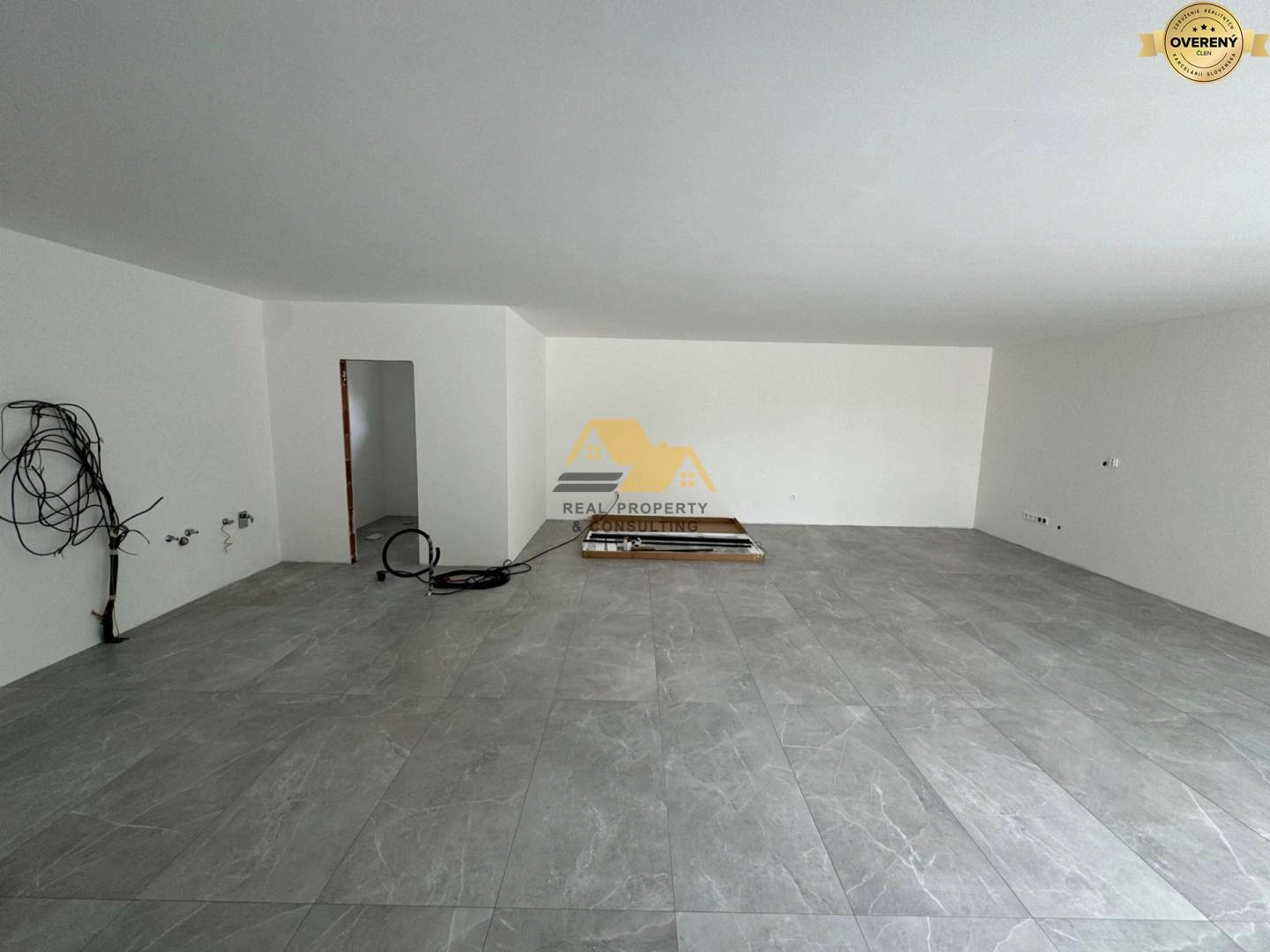 गुर्बानोवो, स्लोवाकिया में 225 m2 का आरामदायक घर