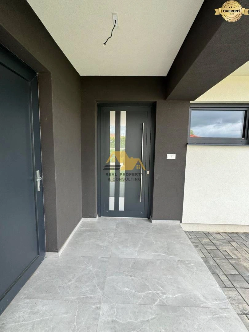 गुर्बानोवो, स्लोवाकिया में 225 m2 का आरामदायक घर