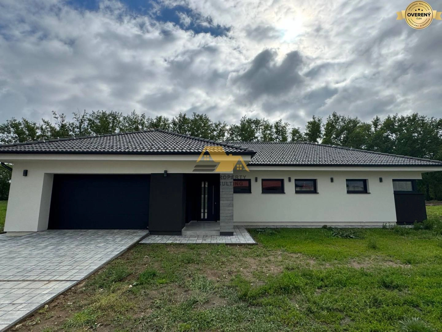 गुर्बानोवो, स्लोवाकिया में 225 m2 का आरामदायक घर