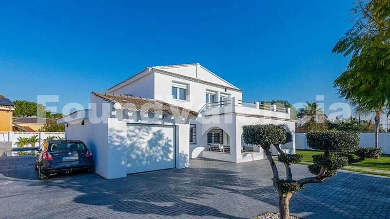 فيلا أنيقة بمساحة 246 م² في كوستا ديل أزاهار، إسبانيا