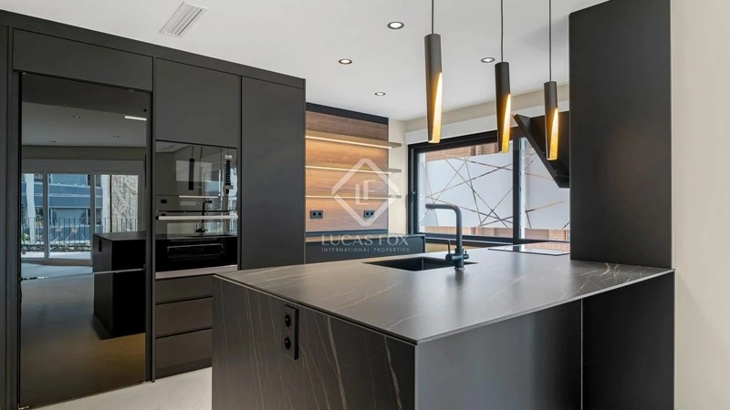 阿利坎特近海 6+1 公寓,西班牙