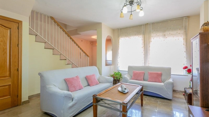 西班牙格拉纳达带花园的6+1住宅