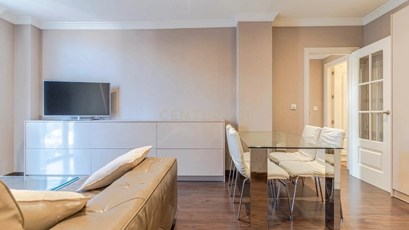 स्पेन के ग्रेनाडा में उज्ज्वल 84 मी² का अपार्टमेंट