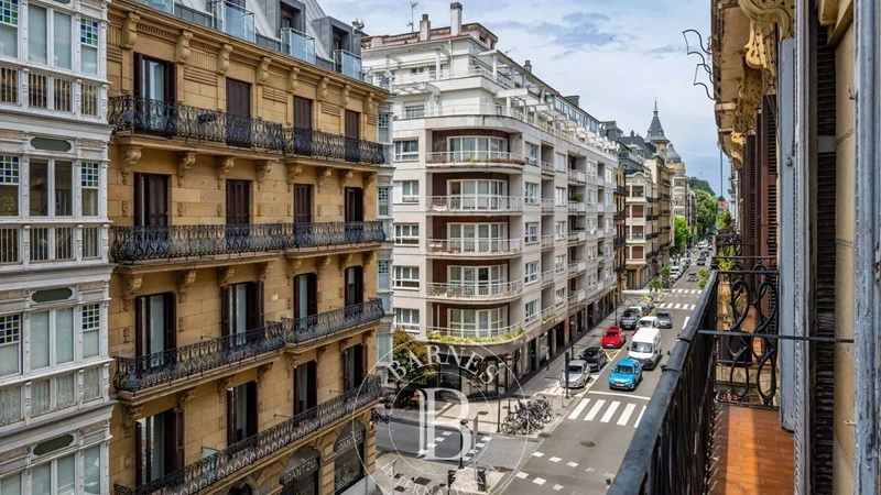 Appartamento 4+1 con posto auto scoperto a San Sebastian, Spagna