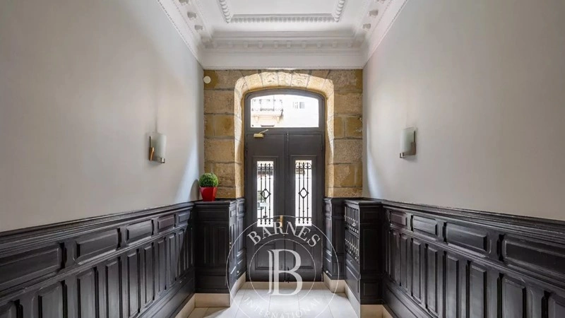Appartamento 4+1 con posto auto scoperto a San Sebastian, Spagna