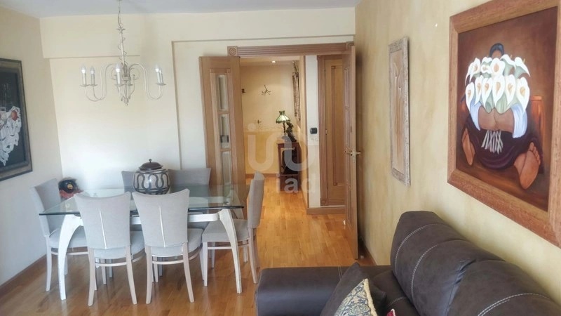 Stylish 78 m² apartment in Zaragoza, Spain