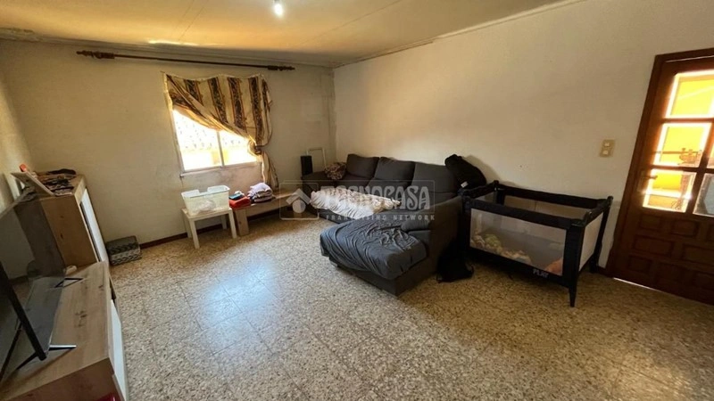 House 8+1 with garden in Zaragoza, Spain