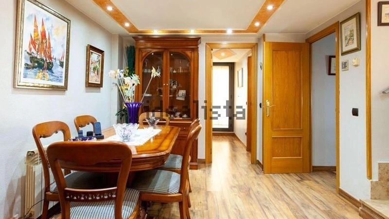 Spacious house 250 m² in Zaragoza, Spain