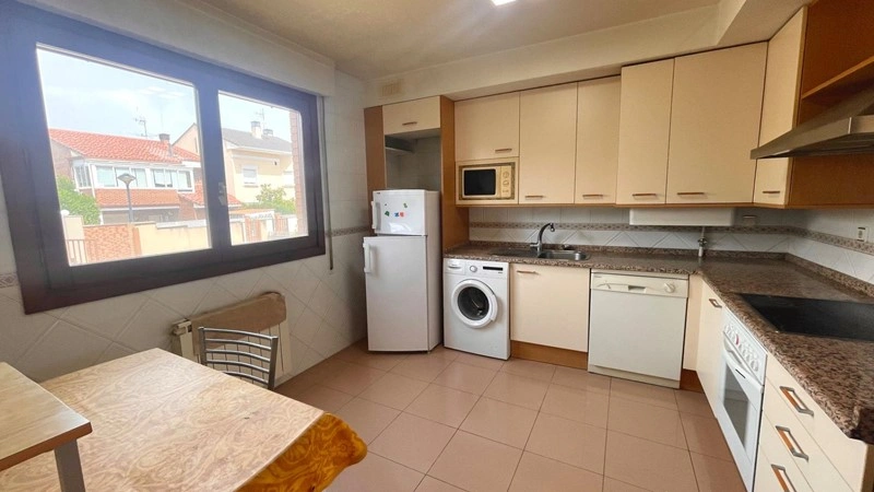 Magnificent house 272 m² in Zaragoza, Spain