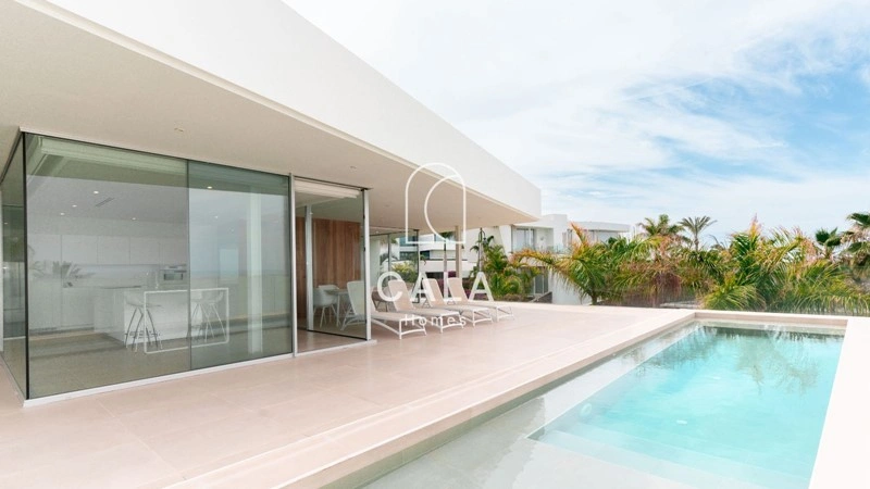 西班牙圣克鲁斯(特内里费岛)带露台的10+1户型住宅