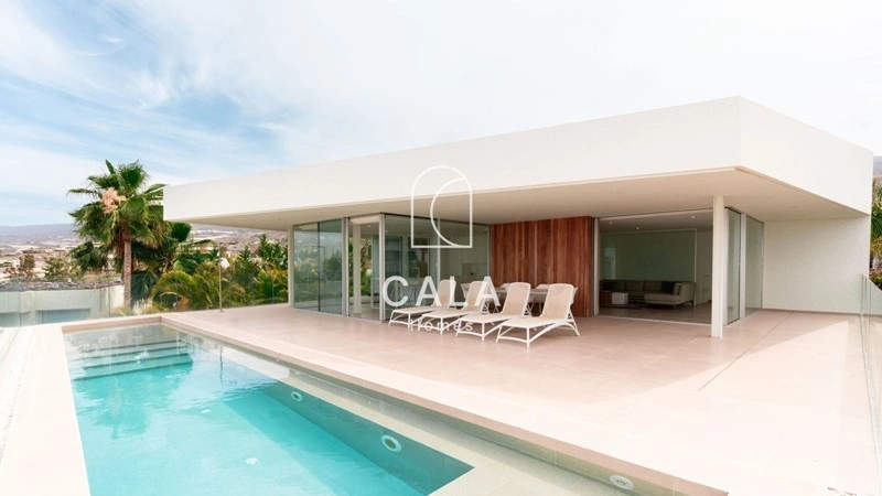 西班牙圣克鲁斯(特内里费岛)带露台的10+1户型住宅