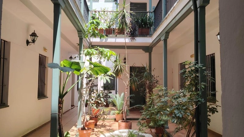 सेविल, स्पेन में 90 वर्ग मीटर का डुप्लेक्स अपार्टमेंट