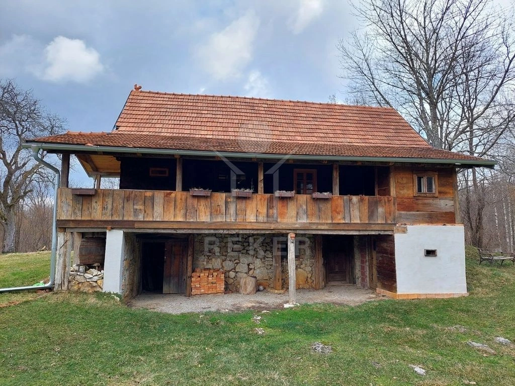 Geräumiges Haus 190 m² mit großem Grundstück in Karlovac, Kroatien