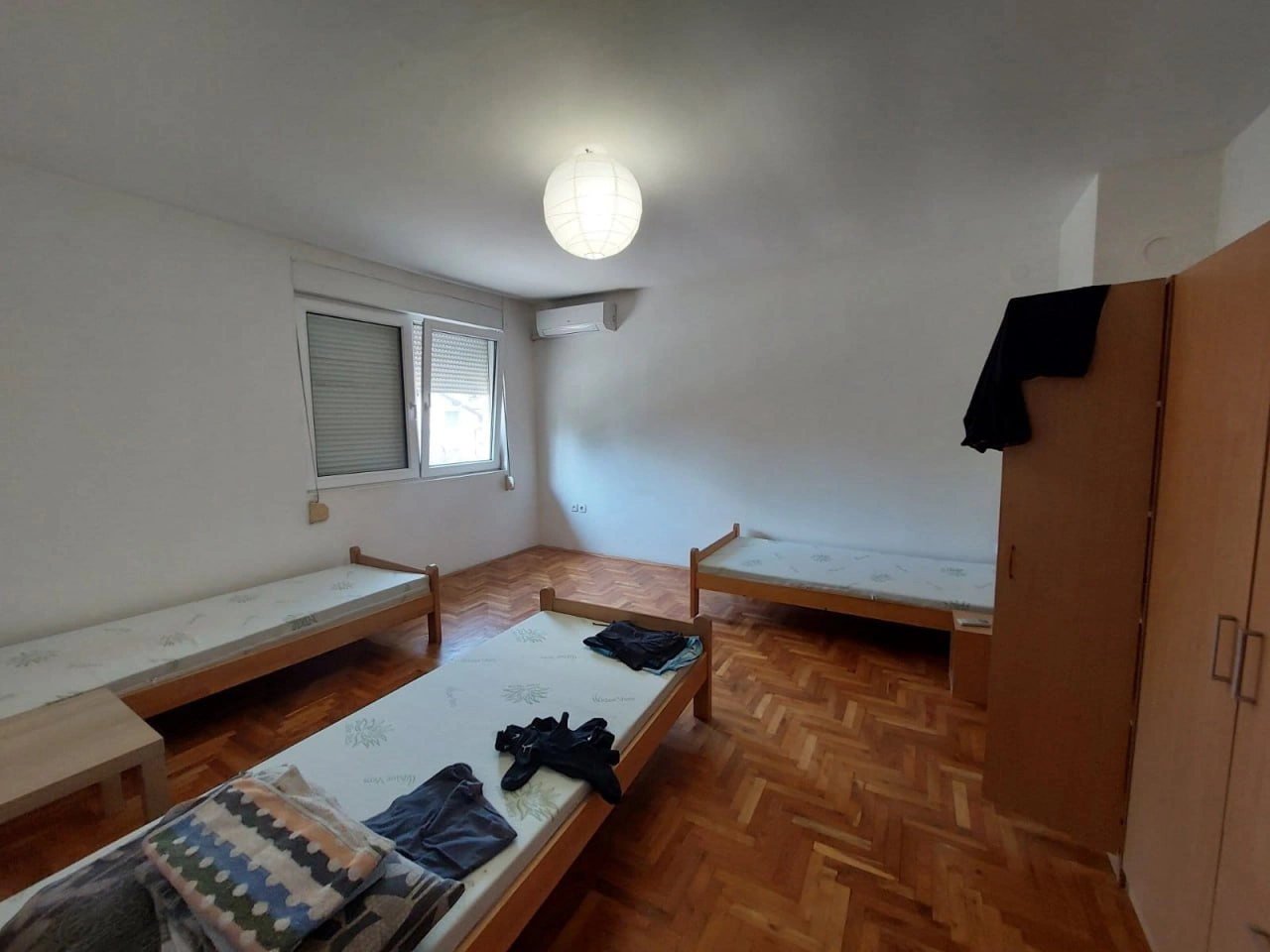 塞尔维亚诺维萨德带停车位的三居复式公寓