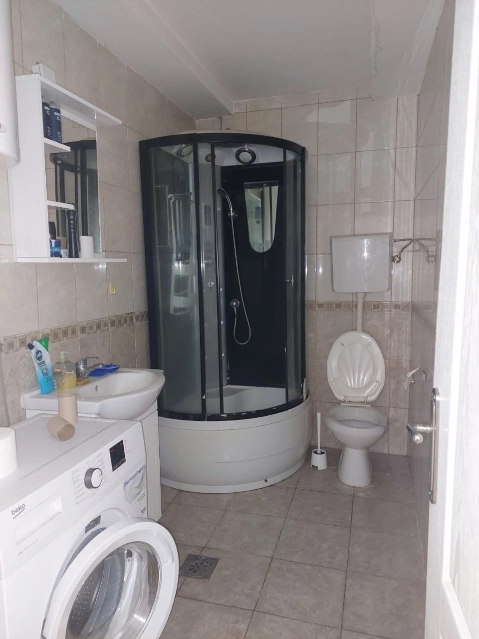 塞尔维亚诺维萨德带停车位的三居复式公寓