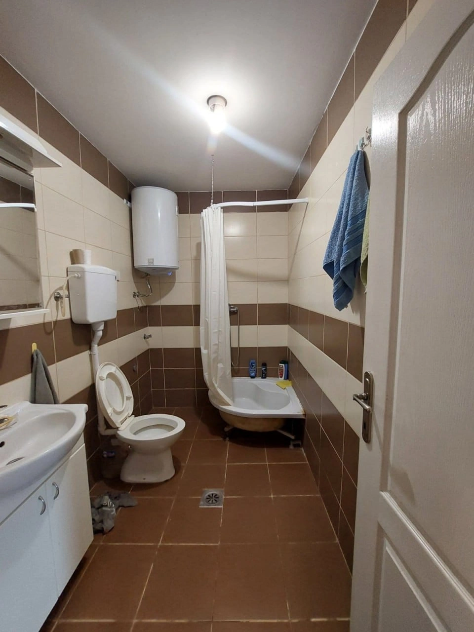 塞尔维亚诺维萨德带停车位的三居复式公寓