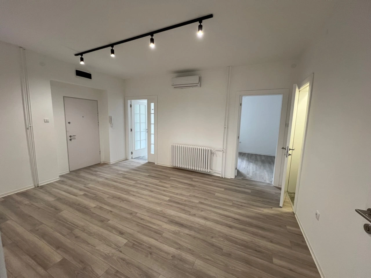 شقة بمساحة 68 م² مع شرفة في نوفي ساد، صربيا