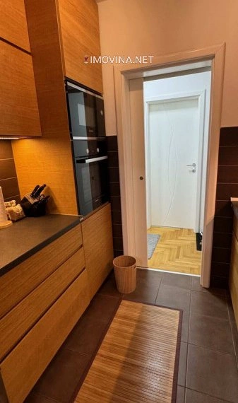 Zrenjanin, Serbia में फर्नीचर सहित 3‑बेडरूम अपार्टमेंट