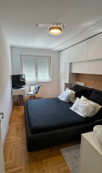 Zrenjanin, Serbia में फर्नीचर सहित 3‑बेडरूम अपार्टमेंट