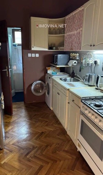 منزل بمساحة 233 m2 مع حديقة في زرنجانين، صربيا