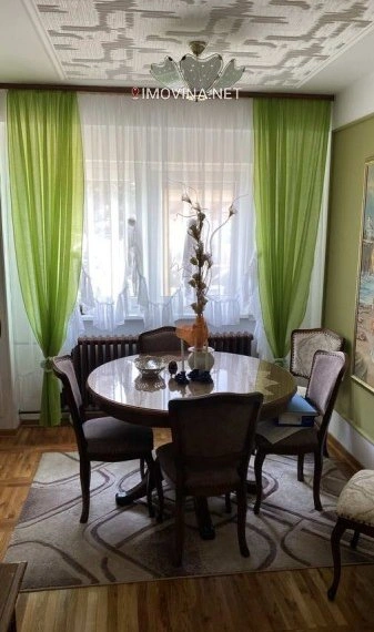 منزل 200 m2 مع مرآب في زرينجانين، صربيا