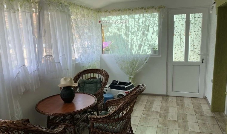 منزل 200 m2 مع مرآب في زرينجانين، صربيا