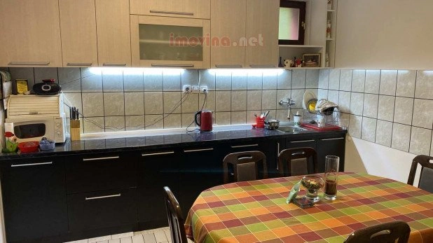 Zrenjanin, Serbia में फर्नीचर सहित 5-बेडरूम घर