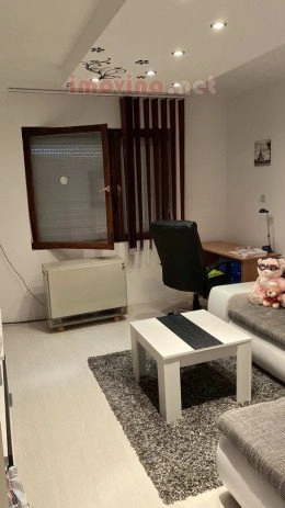 Zrenjanin, Serbia में फर्नीचर सहित 5-बेडरूम घर