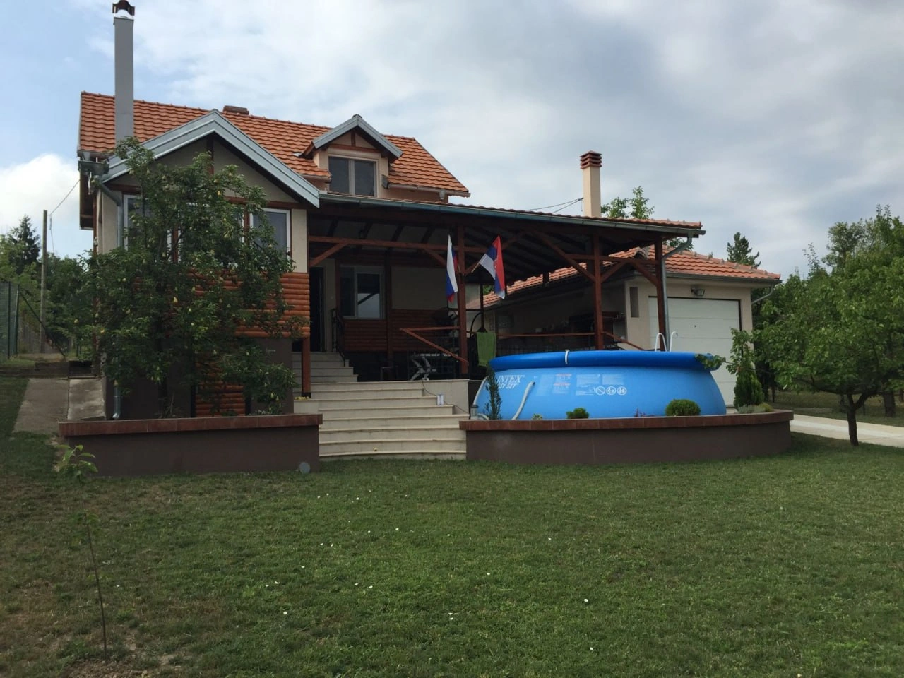 منزل بمساحة 163 م² مع حديقة في نوفي ساد، صربيا