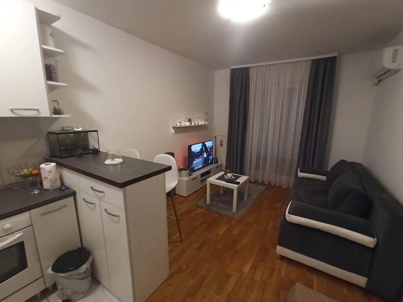 شقة بمساحة 24 م² مع موقف سيارات في نوفي ساد، صربيا