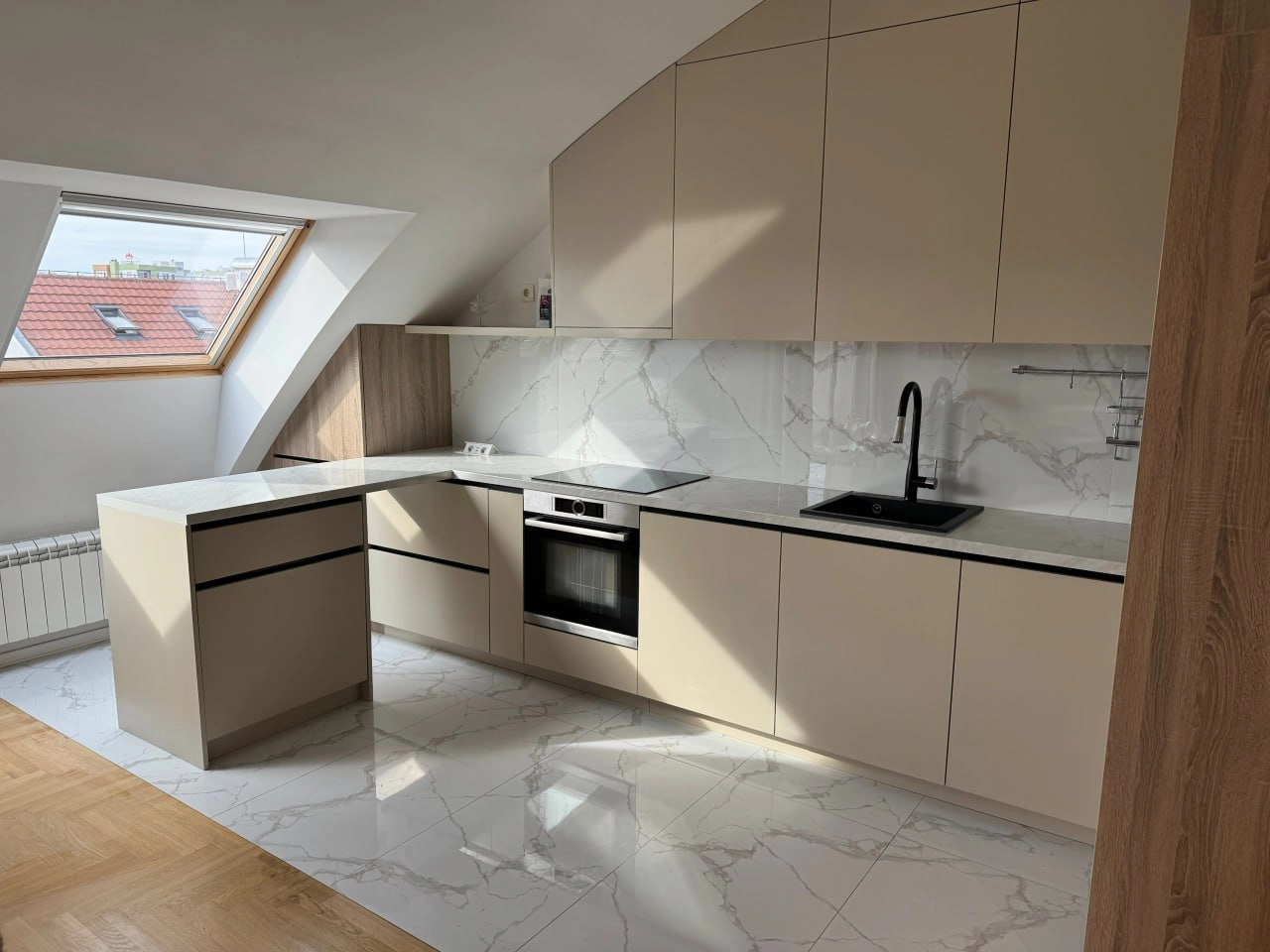 塞尔维亚·诺维萨德 复式公寓 99 m²(含车位)