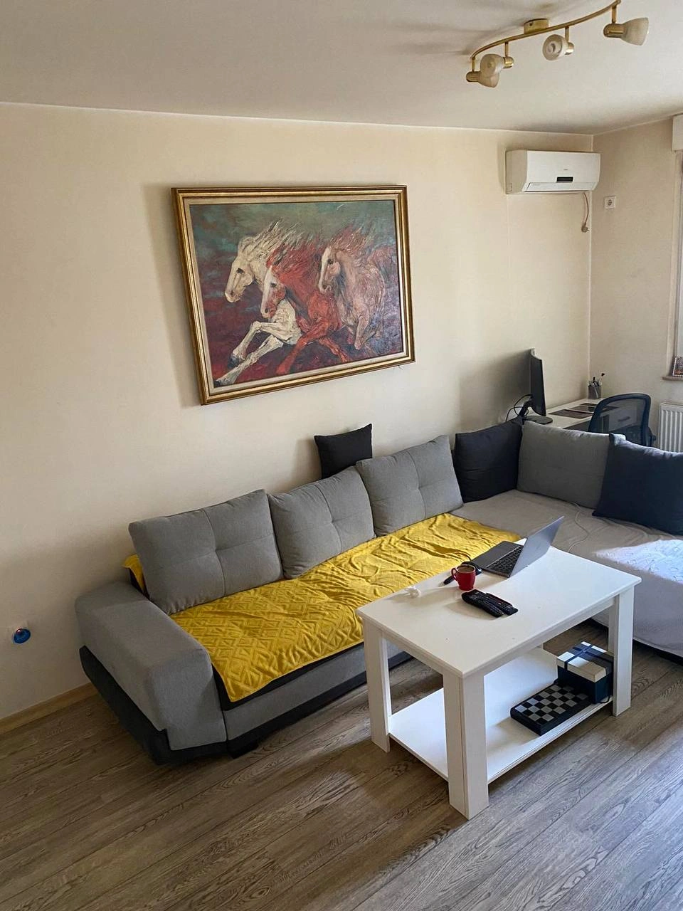 شقة بمساحة 60 م² مع موقف سيارات خارجي في نوفي ساد، صربيا