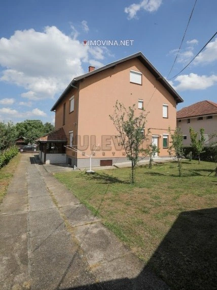 Maison de 6 chambres avec garage à Kragujevac, en Serbie