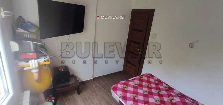 Kragujevac, Sırbistan'da park yeri olan 3 yatak odalı daire