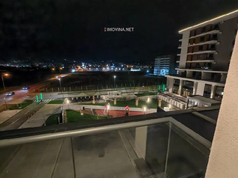 Kragujevac, Sırbistan'da açık park yeri bulunan 46 m² daire