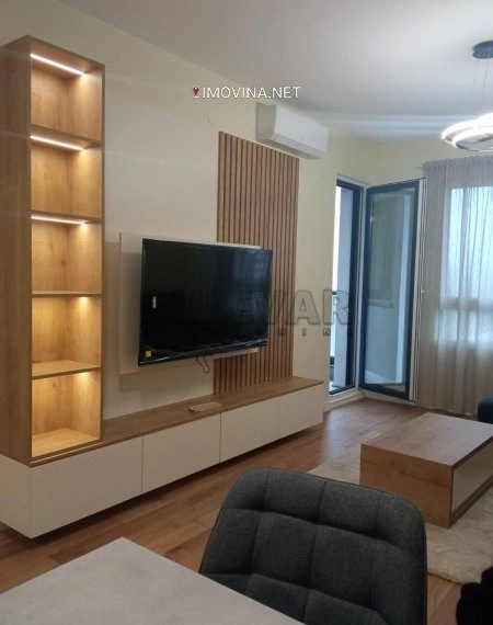 Kragujevac, Sırbistan'da açık park yeri bulunan 46 m² daire