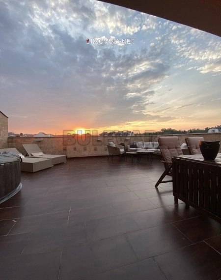 Penthouse mit 1 Schlafzimmer und Panoramablick in Kragujevac, Serbien