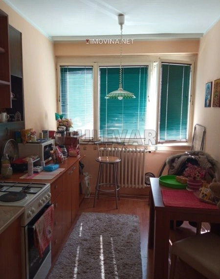 Kragujevac, Sırbistan'da 51 m² açık park yeri olan daire