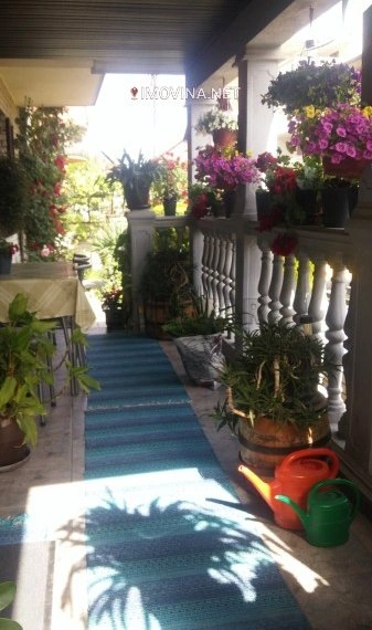 منزل بمساحة 560 m2 مع حديقة في نيش، صربيا