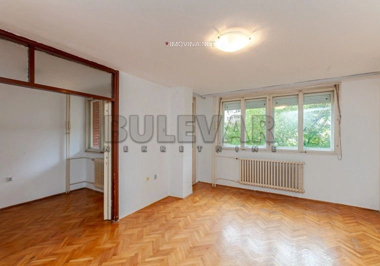 2‑комнатная квартира с лифтом в Нише, Сербия