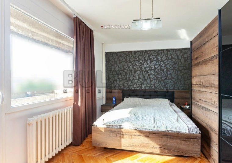 شقة بمساحة 91 م² مع مصعد في نيش، صربيا