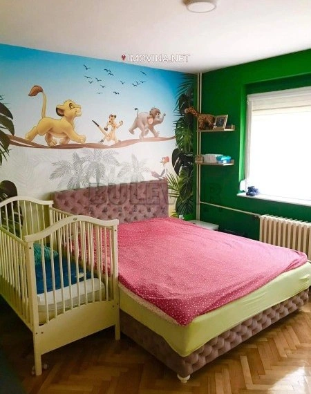 شقة مكونة من 3 غرف نوم مع تراس في نيش، صربيا