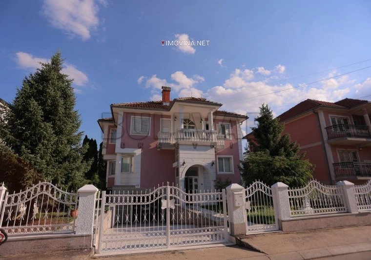 尼什(塞尔维亚)332 m² 带花园住宅